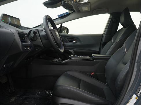 Used 2024 Toyota Prius XLE image 18
