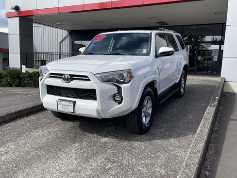 Certified 2024 Toyota 4Runner SR5 Premium w/ Moonroof Package AWD/4WD image 3