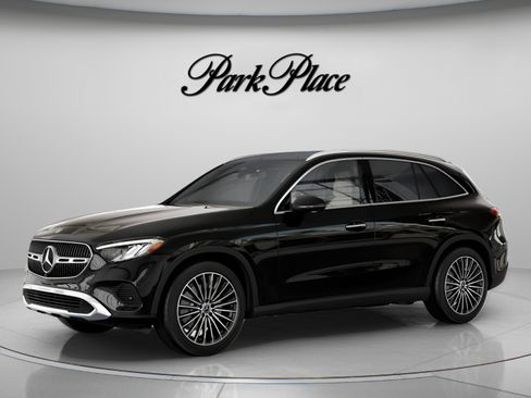 Used 2026 Mercedes-Benz GLC 300 4MATIC image 1