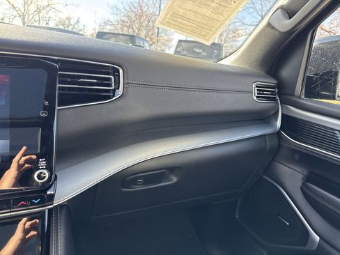 Used 2023 Jeep Wagoneer Series II w/ Convenience Group I image 22