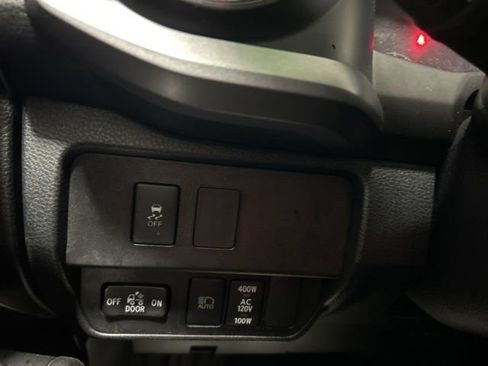 Used 2021 Toyota Tacoma TRD Off-Road AWD/4WD image 21