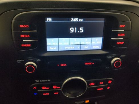 Used 2017 Kia Soul + FWD image 25