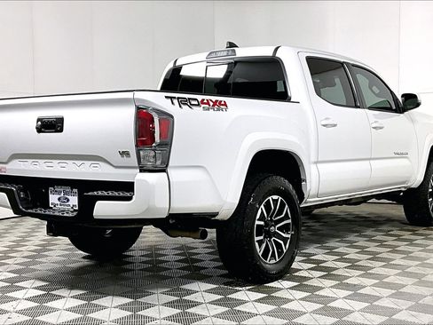 Used 2020 Toyota Tacoma TRD Sport image 12