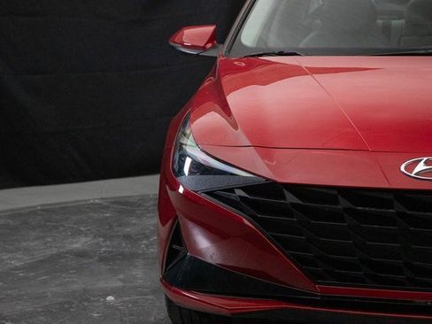 Used 2021 Hyundai Elantra Limited w/ Cargo Package image 5