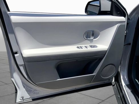 Used 2024 Hyundai Ioniq 5 SE RWD image 20
