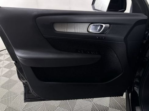Used 2023 Volvo XC40 B5 Plus AWD/4WD image 23
