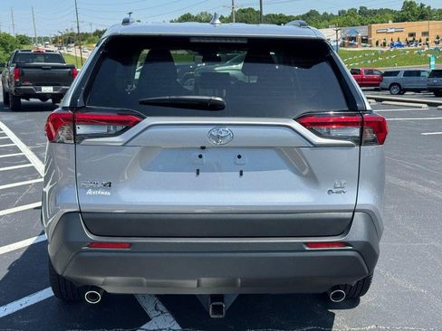 Used 2025 Toyota RAV4 LE AWD/4WD image 4