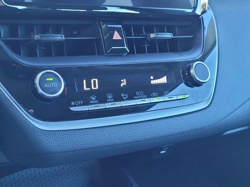 Used 2024 Toyota Corolla LE FWD image 11