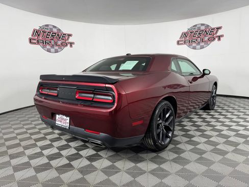 Used 2021 Dodge Challenger SXT w/ Driver Convenience Group RWD image 7