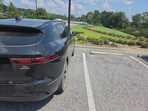 Used 2021 Jaguar F-PACE S AWD/4WD image 10