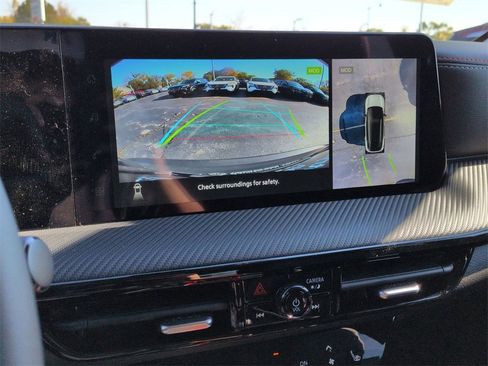 New 2026 Nissan Kicks SR w/ Cold Weather Package image 13