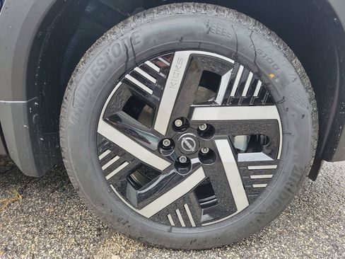 New 2026 Nissan Kicks SV image 9