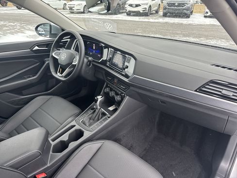 Used 2022 Volkswagen Jetta SE w/ Panoramic Sunroof Package image 30
