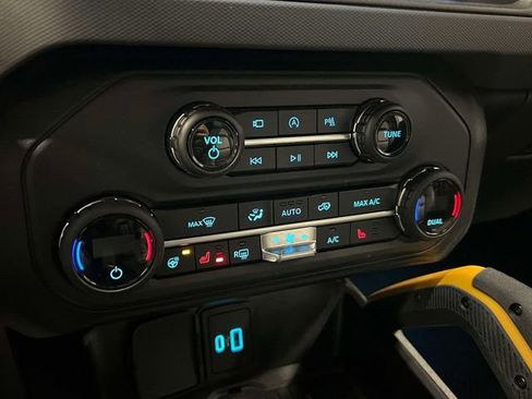 Used 2024 Ford Bronco Badlands image 26