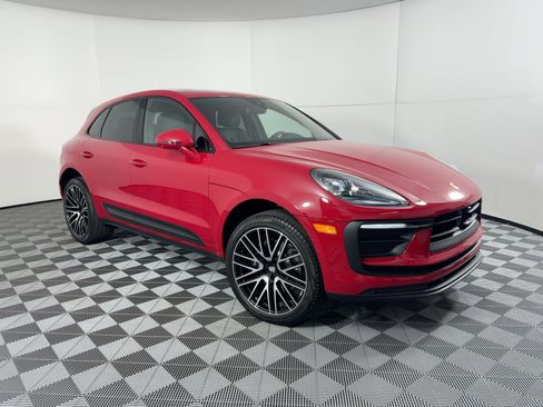 Certified 2026 Porsche Macan AWD/4WD image 7