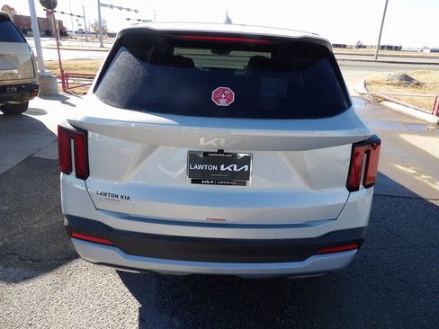 New 2026 Kia Sorento LX image 7