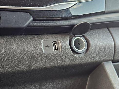 Used 2023 Ford Transit 350 XLT image 26