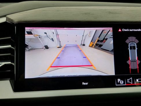 Used 2024 Audi Q4 e-tron Premium Plus w/ Premium Plus image 19