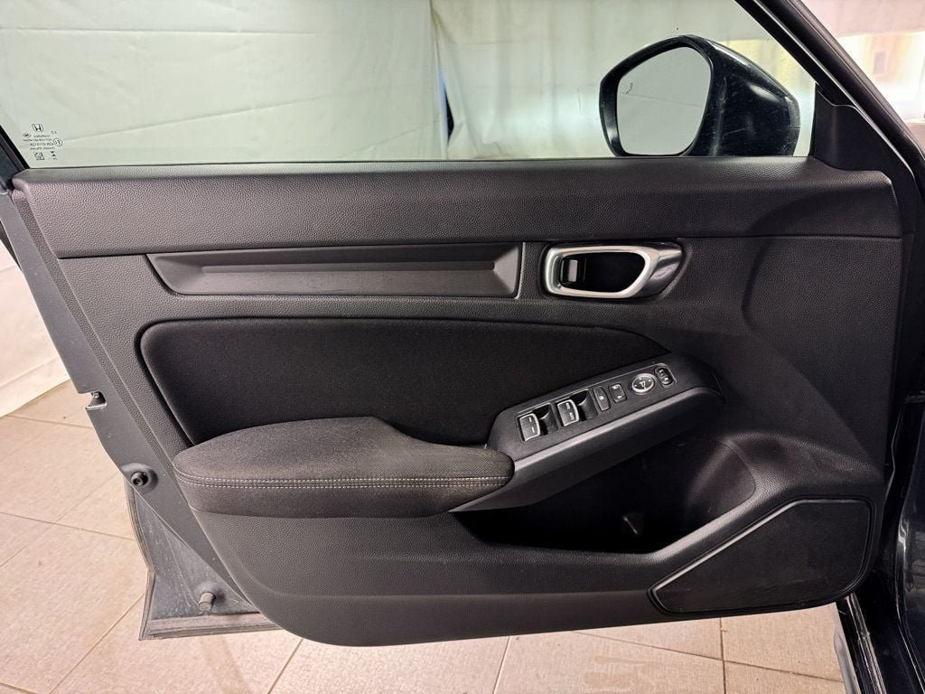 Used 2025 Honda Civic Sport image 14