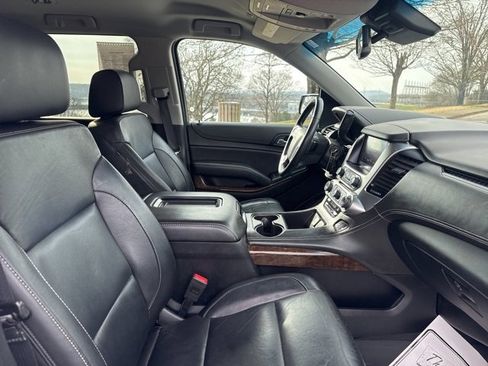 Used 2019 Chevrolet Suburban LT image 11