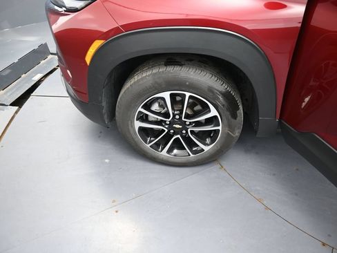 Used 2025 Chevrolet TrailBlazer LT AWD/4WD image 14