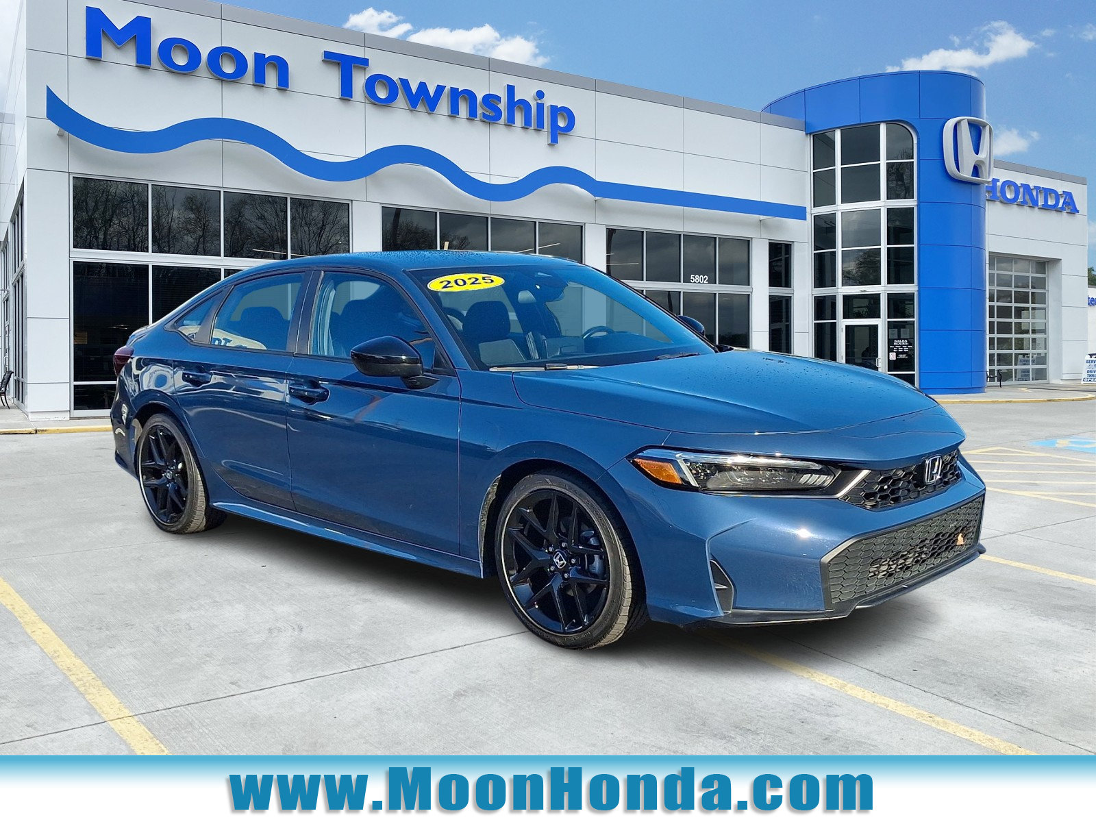 Used 2025 Honda Civic Sport image 1