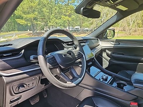 Used 2024 Jeep Grand Cherokee Limited 4xe image 9