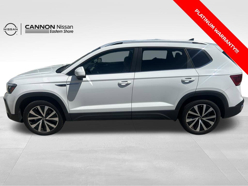 Used 2022 Volkswagen Taos SE FWD image 1