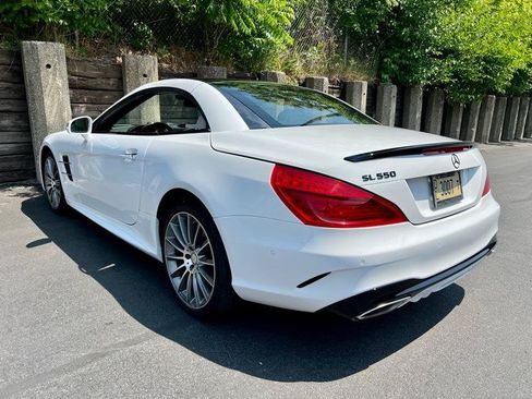 Used 2017 Mercedes-Benz SL 550 image 34