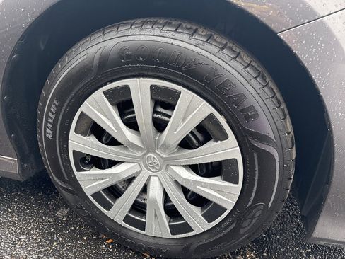 Used 2020 Toyota Camry LE image 25