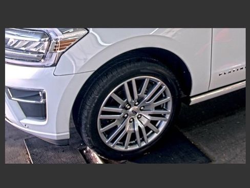Used 2022 Ford Expedition Platinum image 8