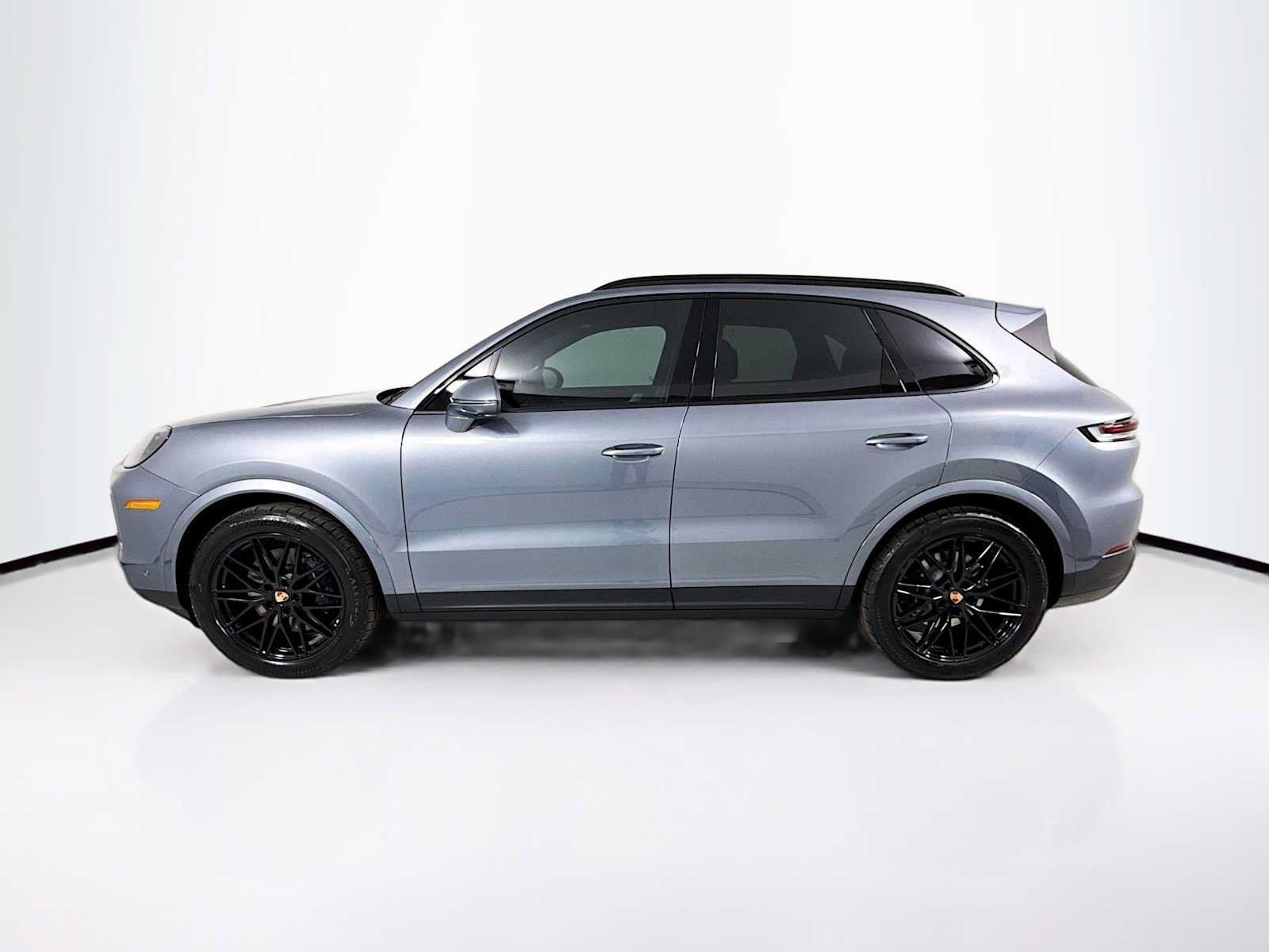 Used 2026 Porsche Cayenne AWD/4WD image 2