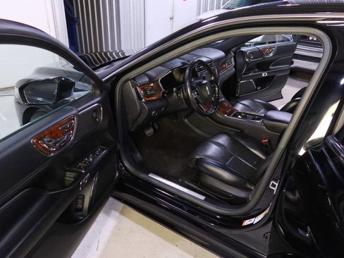 Used 2018 Lincoln Continental Reserve image 18