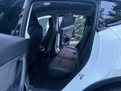 Used 2023 Tesla Model Y Long Range image 15