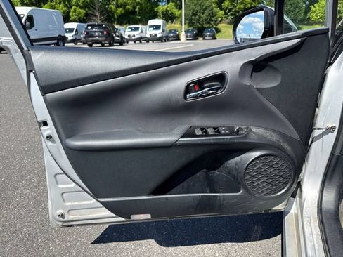 Used 2019 Toyota Prius LE AWD/4WD image 22