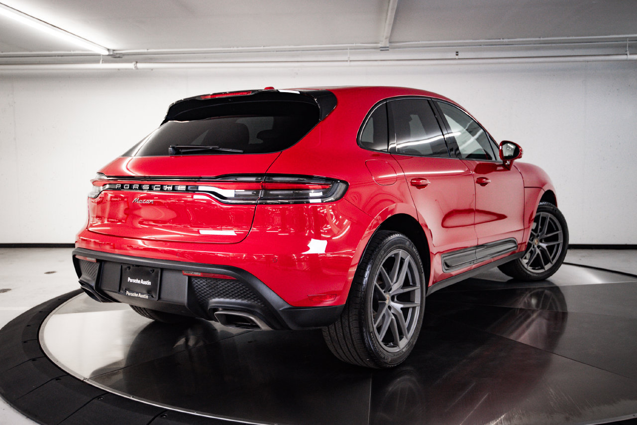 Certified 2026 Porsche Macan AWD/4WD image 7