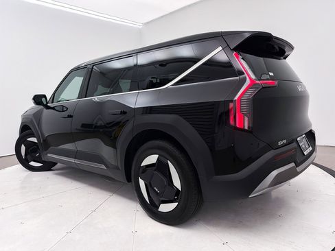 Used 2024 Kia EV9 Light Long Range image 8