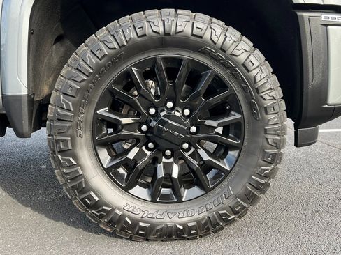 Used 2025 GMC Sierra 3500 Denali Ultimate image 19