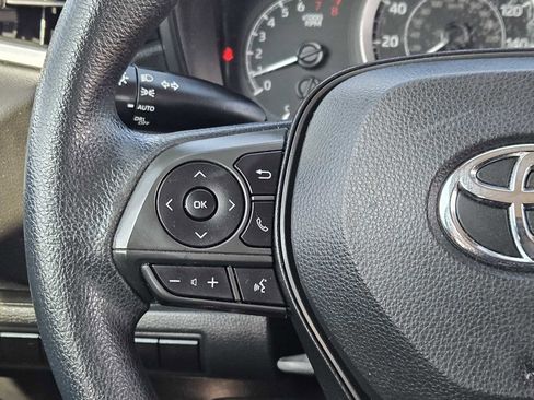 Used 2021 Toyota Corolla LE image 25