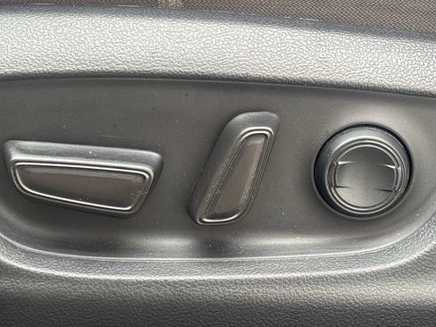 Used 2022 Toyota Camry LE image 9