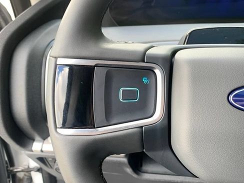 Certified 2025 Ford Expedition Active AWD/4WD image 32
