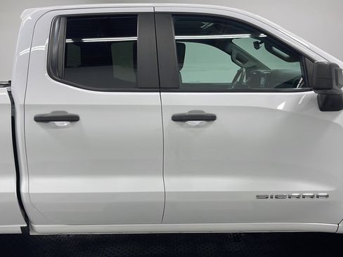 Used 2023 GMC Sierra 1500 Pro w/ Graphite Edition AWD/4WD image 19