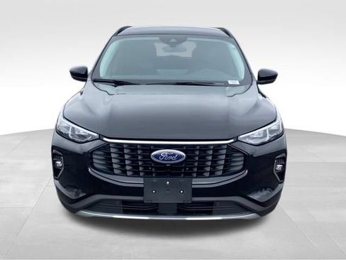 Used 2023 Ford Escape Platinum AWD/4WD image 2