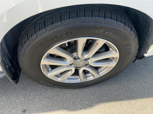 Used 2015 Nissan Pathfinder SV w/ Trailer Tow Package image 18