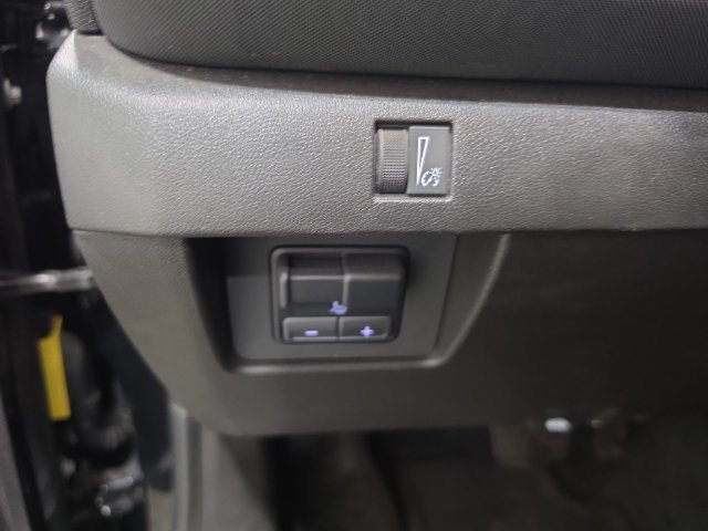 Used 2024 Chevrolet Colorado Z71 w/ Z71 Convenience Package 2 AWD/4WD image 15