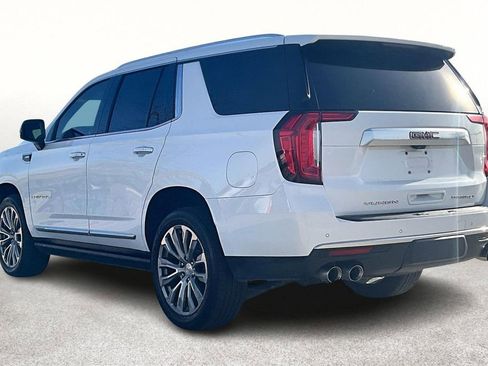 Used 2021 GMC Yukon Denali w/ Denali Premium Package image 12
