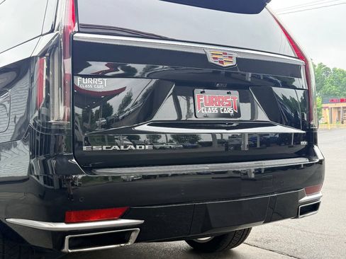 Used 2022 Cadillac Escalade Premium Luxury AWD/4WD image 8