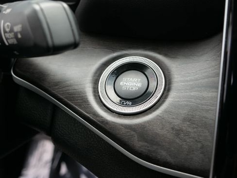 Used 2022 Jeep Grand Cherokee L Limited RWD image 16