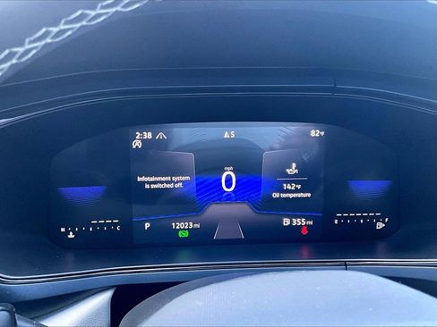 Certified 2024 Volkswagen Taos SE image 25