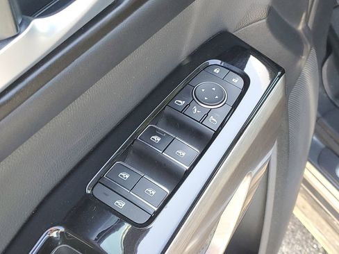 Used 2022 Nissan Pathfinder Platinum image 10